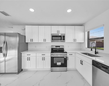 4984 Fairway Court - Photo Thumbnail 5