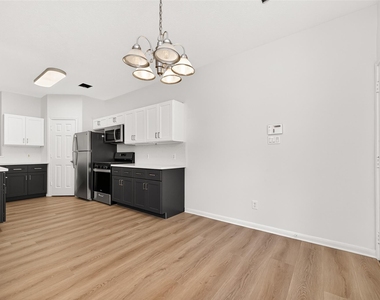 4719 Cashel Circle - Photo Thumbnail 12