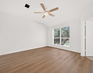 4719 Cashel Circle - Photo Thumbnail 14
