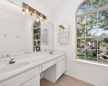 4719 Cashel Circle - Photo Thumbnail 15