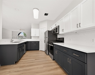 4719 Cashel Circle - Photo Thumbnail 10