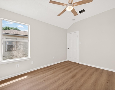 4719 Cashel Circle - Photo Thumbnail 22