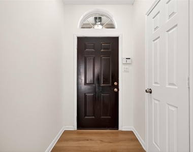 4719 Cashel Circle - Photo Thumbnail 3