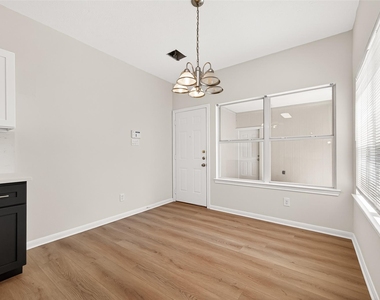 4719 Cashel Circle - Photo Thumbnail 11