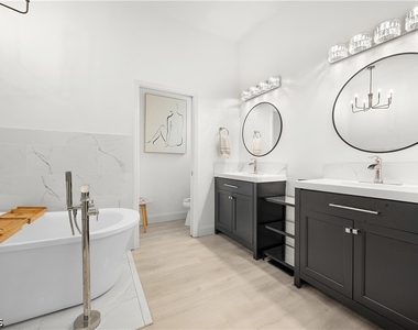 598 Aston Lake Court - Photo Thumbnail 9