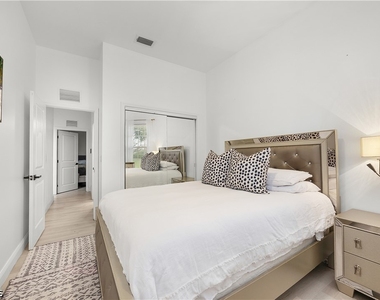 598 Aston Lake Court - Photo Thumbnail 15