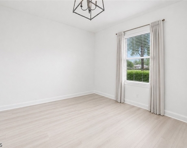 598 Aston Lake Court - Photo Thumbnail 16