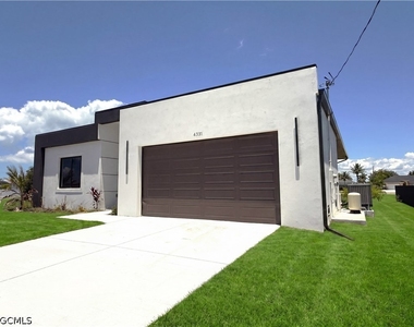 4331 Nw 31st Terrace - Photo Thumbnail 2