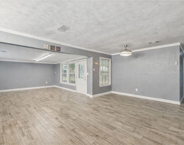 105 Pompano Avenue - Photo Thumbnail 6