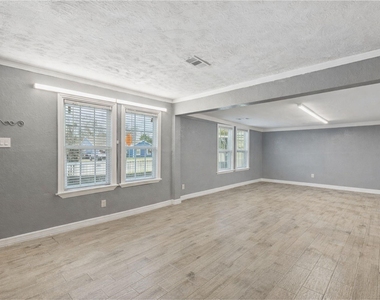 105 Pompano Avenue - Photo Thumbnail 5
