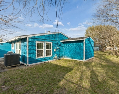 105 Pompano Avenue - Photo Thumbnail 15