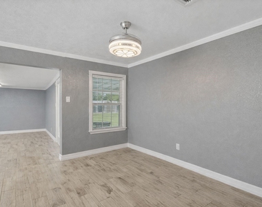105 Pompano Avenue - Photo Thumbnail 8