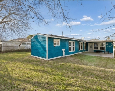 105 Pompano Avenue - Photo Thumbnail 14