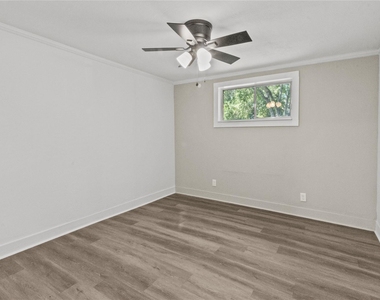 802 Collins Street - Photo Thumbnail 4