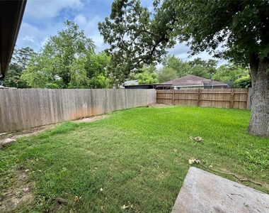 5015 Glendower Drive - Photo Thumbnail 14