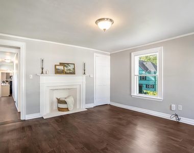 137 Locust - Photo Thumbnail 5