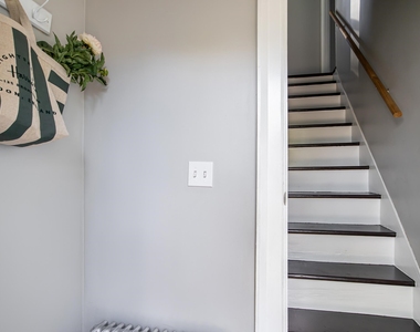 137 Locust - Photo Thumbnail 4