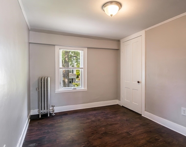 137 Locust - Photo Thumbnail 8