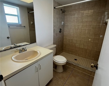 919 Se 8th Terrace - Photo Thumbnail 8