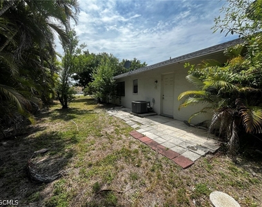 919 Se 8th Terrace - Photo Thumbnail 13