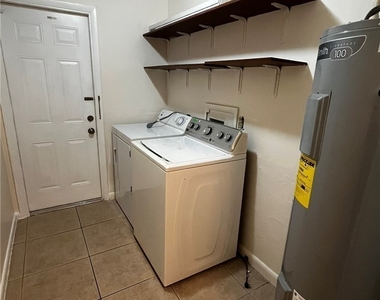 919 Se 8th Terrace - Photo Thumbnail 17