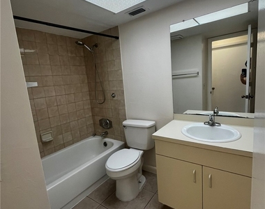 919 Se 8th Terrace - Photo Thumbnail 12