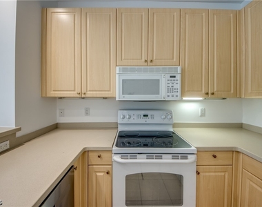 15250 Riverbend Boulevard - Photo Thumbnail 11