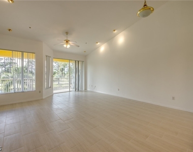 15250 Riverbend Boulevard - Photo Thumbnail 6
