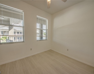 15250 Riverbend Boulevard - Photo Thumbnail 23