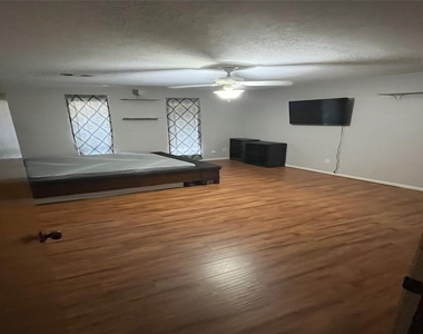 25318 Loch Doon Drive - Photo Thumbnail 22