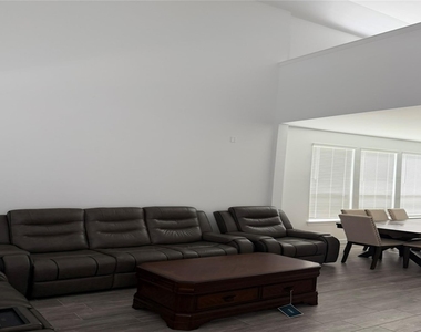 25318 Loch Doon Drive - Photo Thumbnail 24