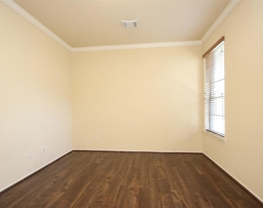 23118 Century Plant Drive - Photo Thumbnail 5