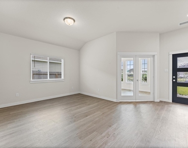 21409 Mary Myrtle Street - Photo Thumbnail 4