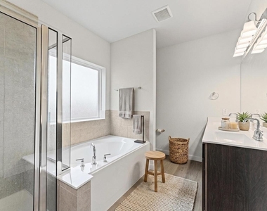 21409 Mary Myrtle Street - Photo Thumbnail 27