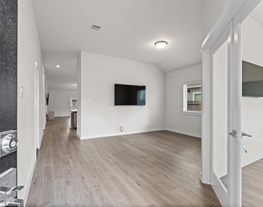 21409 Mary Myrtle Street - Photo Thumbnail 3
