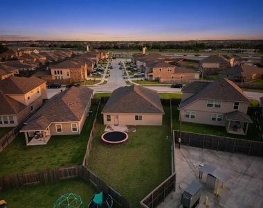 21409 Mary Myrtle Street - Photo Thumbnail 35