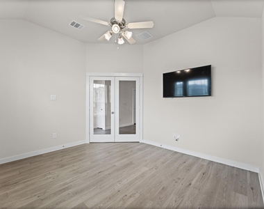 21409 Mary Myrtle Street - Photo Thumbnail 8