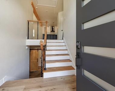 153 Bending Oaks Lane - Photo Thumbnail 5