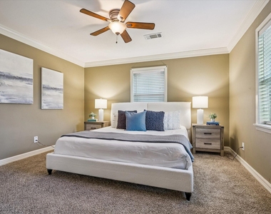 9813 Pine Lake Drive - Photo Thumbnail 12