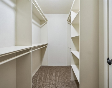 9813 Pine Lake Drive - Photo Thumbnail 14