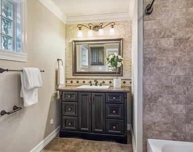 9813 Pine Lake Drive - Photo Thumbnail 13