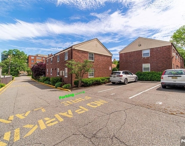 2205 Center - Photo Thumbnail 9
