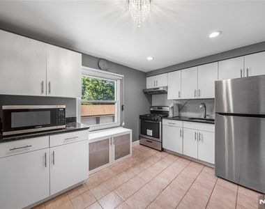 2205 Center - Photo Thumbnail 5