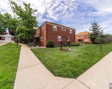 2205 Center - Photo Thumbnail 12