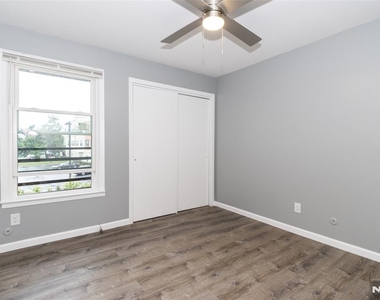 190 Park - Photo Thumbnail 28