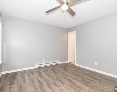 190 Park - Photo Thumbnail 21