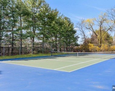 1041 Cumberland - Photo Thumbnail 14