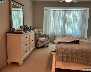 1225 Richmond - Photo Thumbnail 10