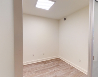 10 Hanover Square - Photo Thumbnail 4