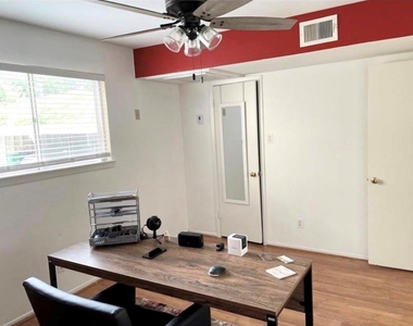2515 Shakespeare Street - Photo Thumbnail 8